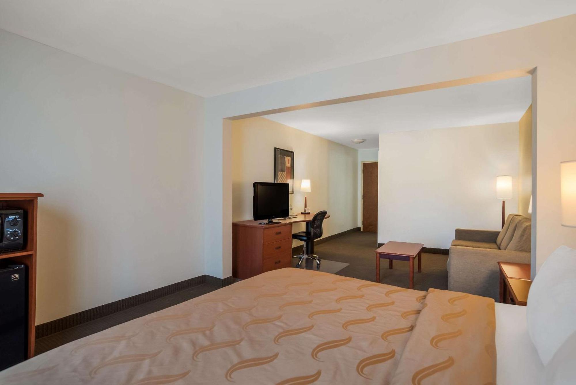 Quality Inn & Suites Chambersburg Ngoại thất bức ảnh