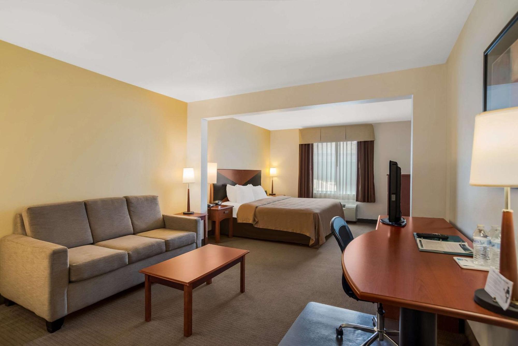 Quality Inn & Suites Chambersburg Ngoại thất bức ảnh