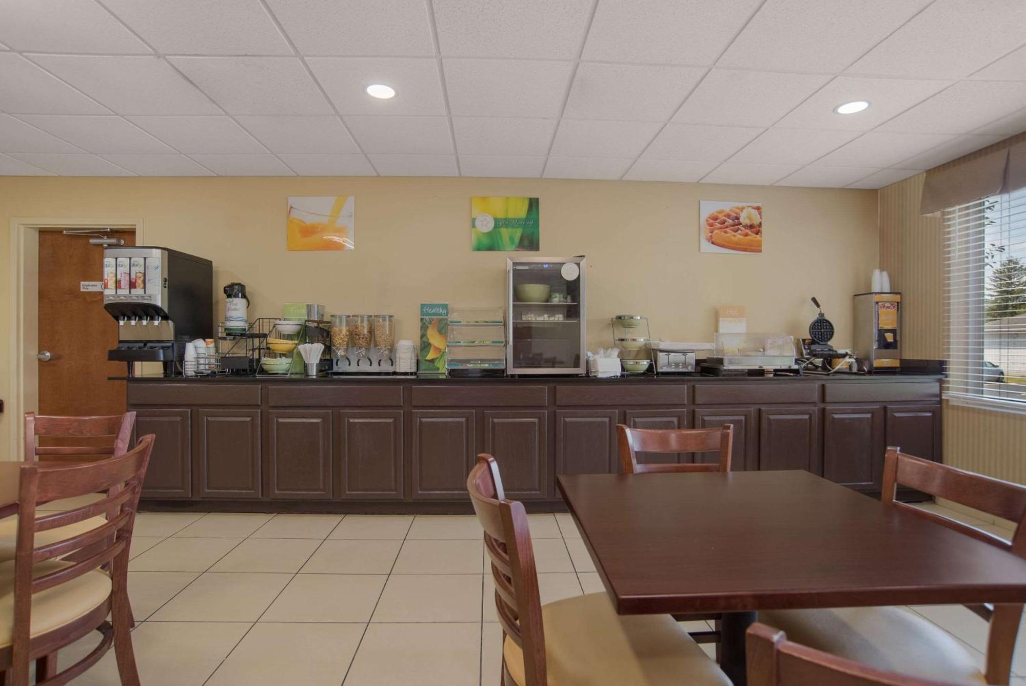 Quality Inn & Suites Chambersburg Ngoại thất bức ảnh