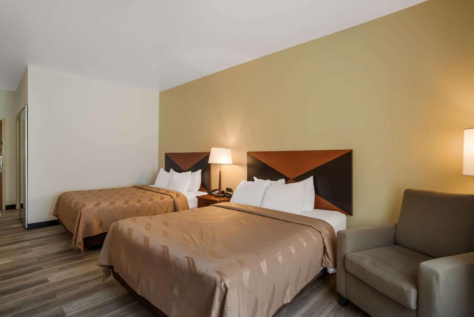 Quality Inn & Suites Chambersburg Ngoại thất bức ảnh