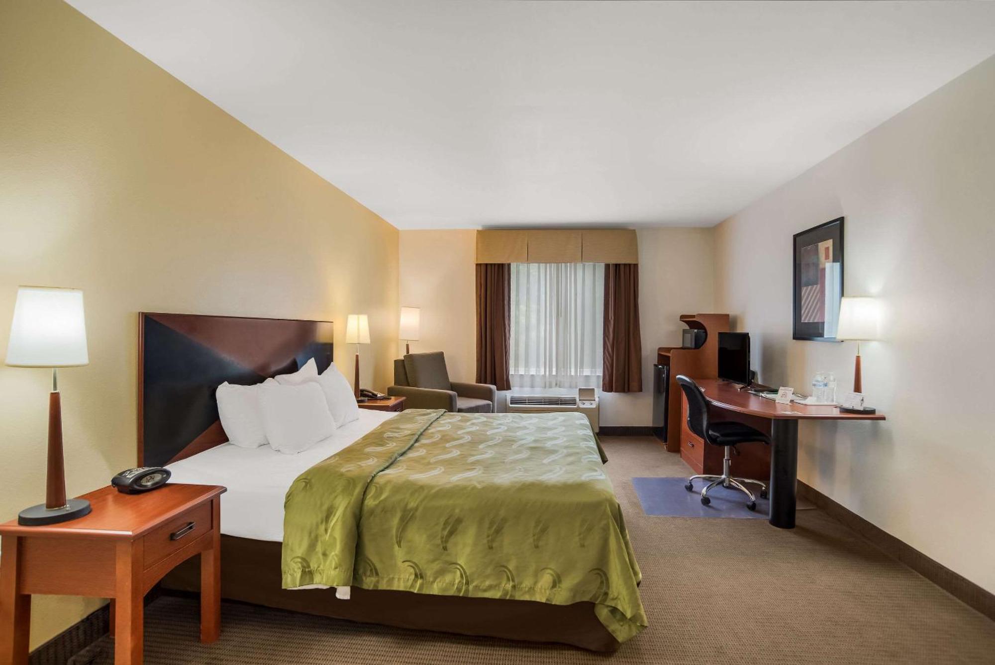 Quality Inn & Suites Chambersburg Ngoại thất bức ảnh