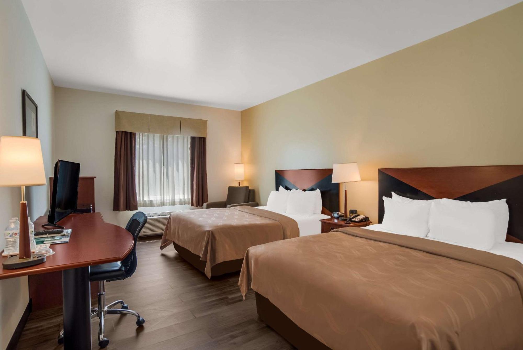 Quality Inn & Suites Chambersburg Ngoại thất bức ảnh