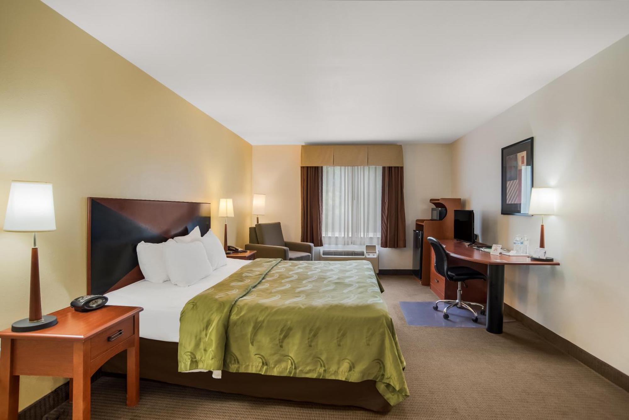 Quality Inn & Suites Chambersburg Ngoại thất bức ảnh