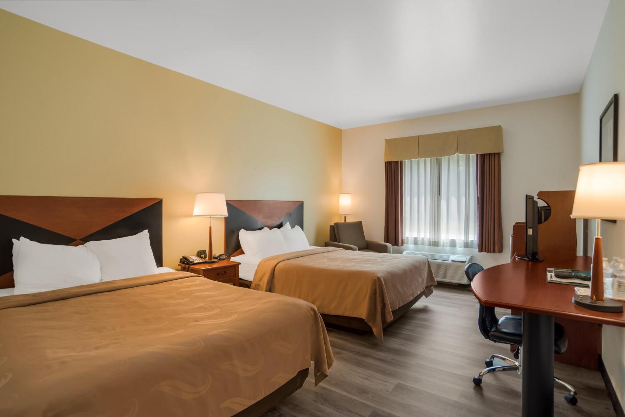 Quality Inn & Suites Chambersburg Ngoại thất bức ảnh