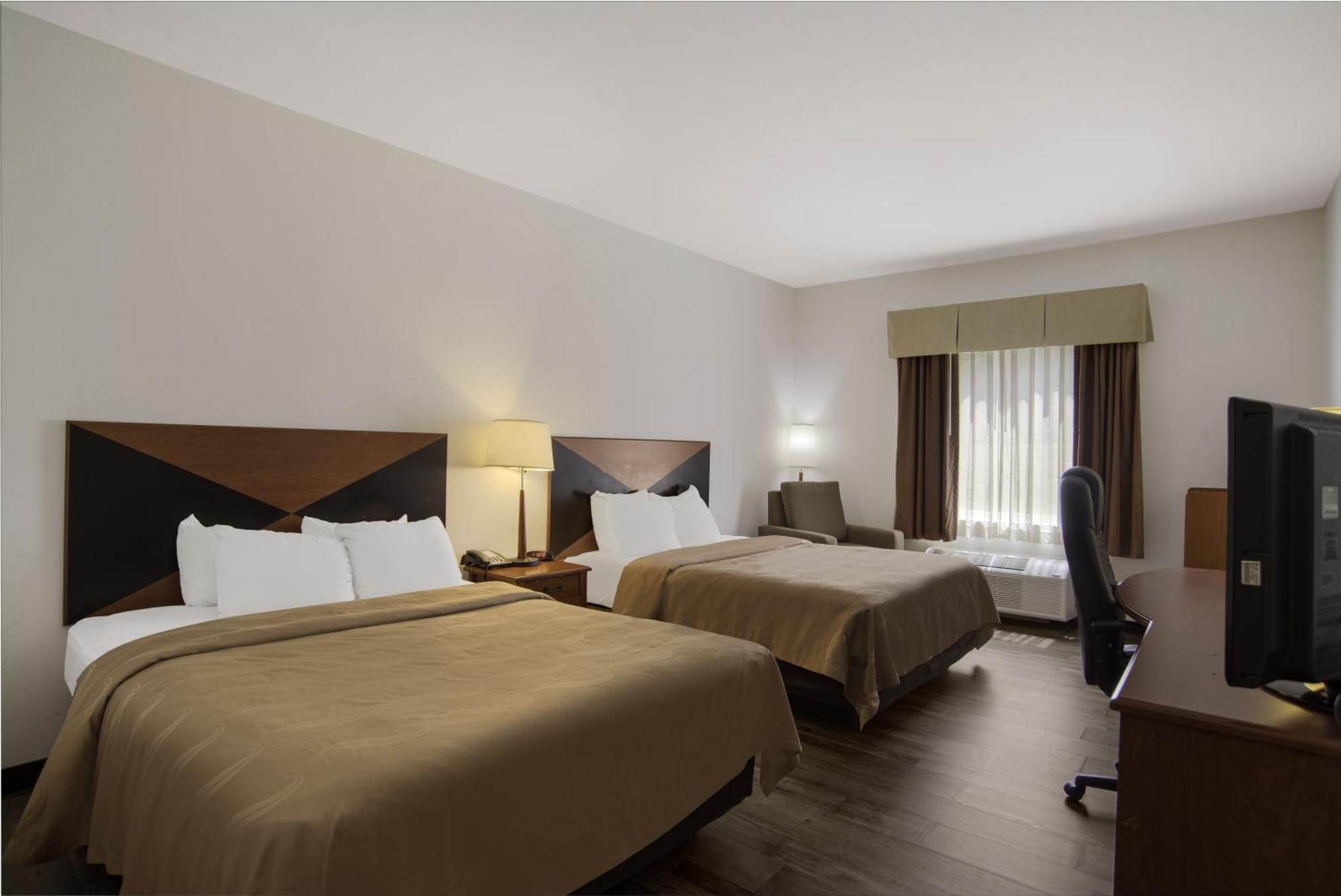 Quality Inn & Suites Chambersburg Ngoại thất bức ảnh