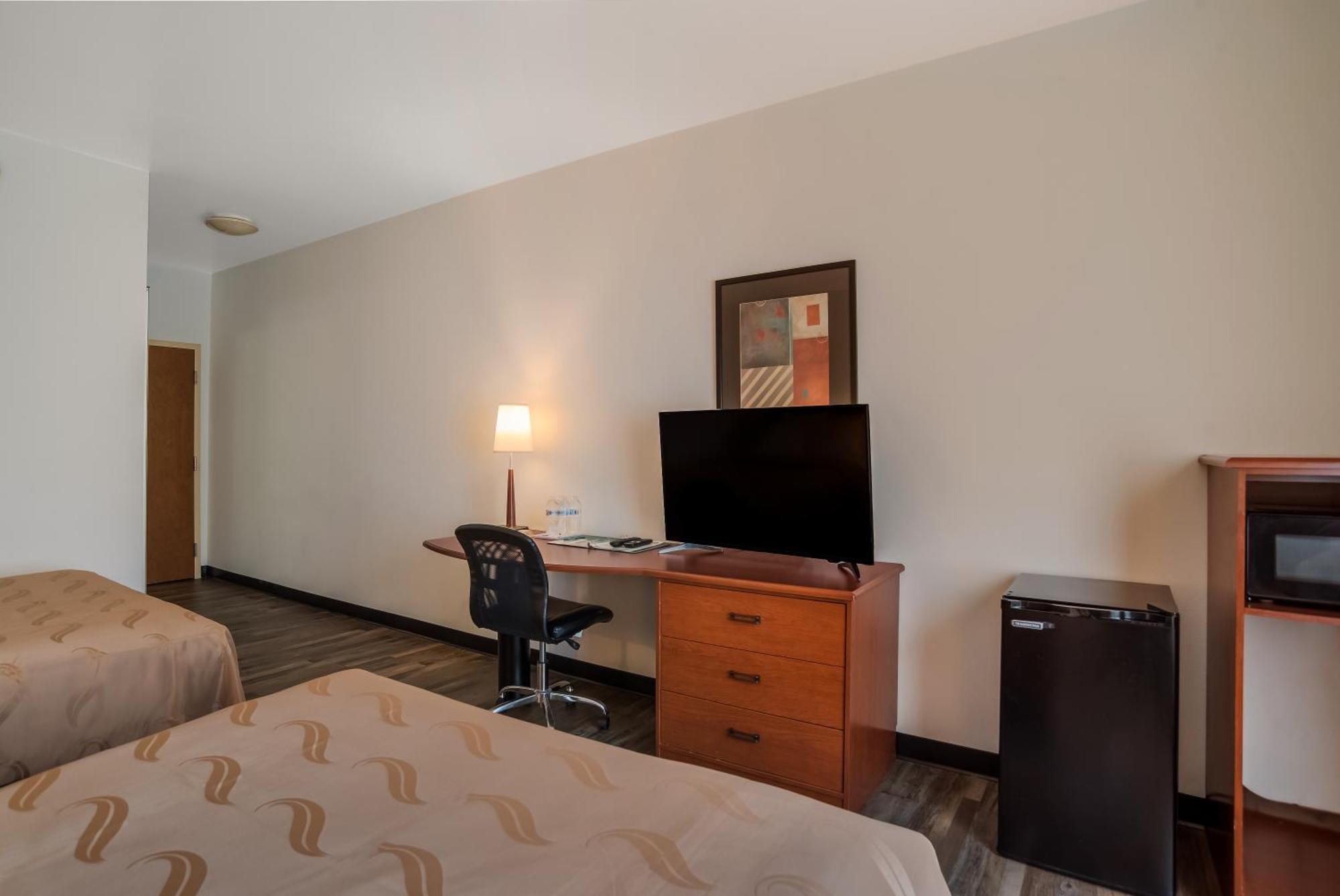 Quality Inn & Suites Chambersburg Ngoại thất bức ảnh