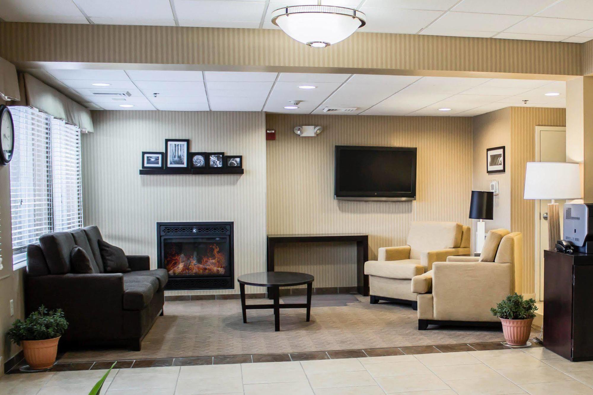 Quality Inn & Suites Chambersburg Ngoại thất bức ảnh